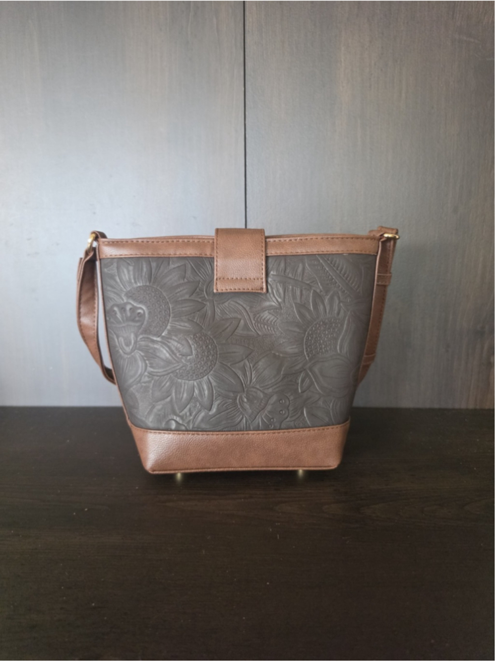 Buckle Dark Brown Floral Embossed Tooled Artisan LEATHER Shoulder Bucket Bag - Picture 5 of 16